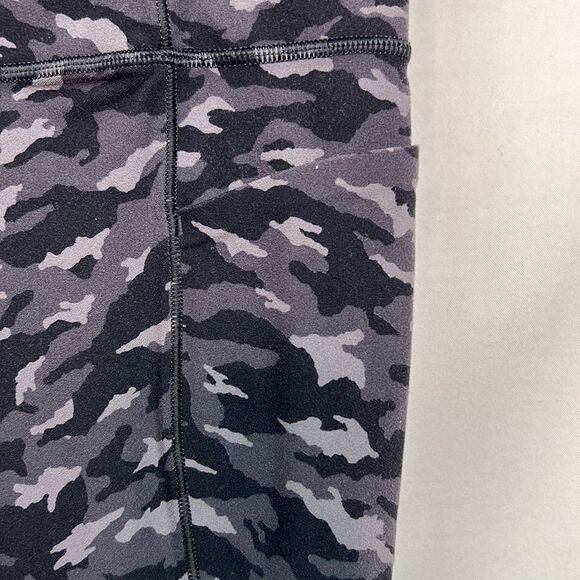 Athleta Black And Gray salutation stash pocket Camo Leggings Size small EUC - Picture 9 of 11